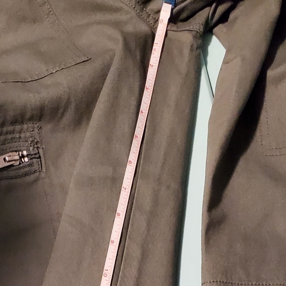 Aritzia TNA Cargo Jogger Sargesse Color - Picture 8 of 11